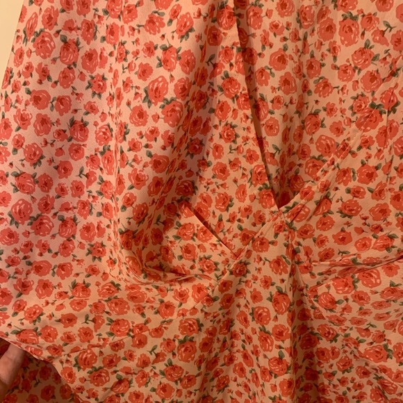 Floral Top - Picture 2 of 4